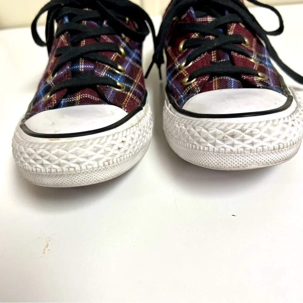 CONVERSE Women's Burgundy Chuck Taylor All Star Plaid Low Top Sneaker size 5.5